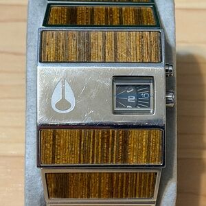 Nixon The Rotolog Direct Time Technology Teak Wood Analog Men's Watch RUNS READ